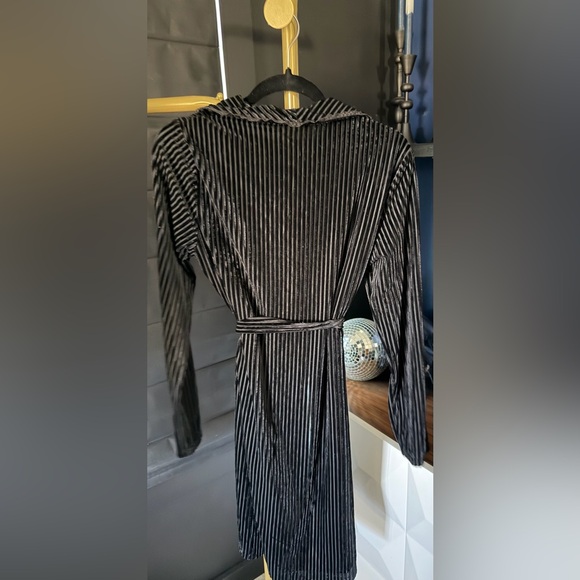 POL Black Textured Stripe Robe/Cardigan - Picture 2 of 3
